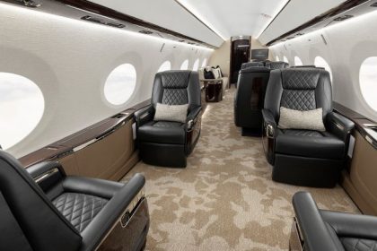 Gulfstream tests its first outfitted G800