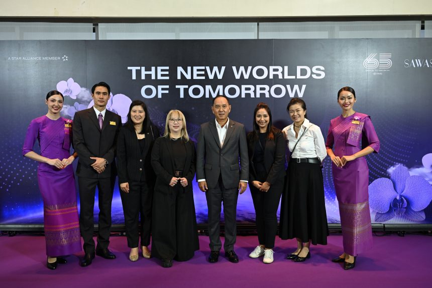 RECARO Aircraft Seating_press release_Thai Airways_with Cherdchome Therdsteerasukdi (CFO THAI) and Chai Eamsiri (CEO THAI)_Copyright RECARO