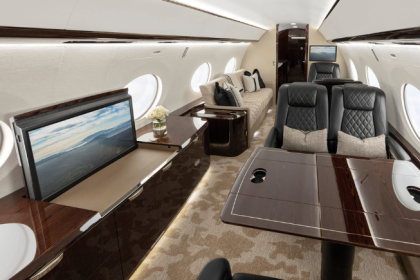 G800 cabin seating and living areas